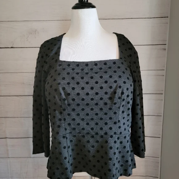 White House Black Market Pka Dot Peplum Blouse - Size Large - Picture 1 of 5
